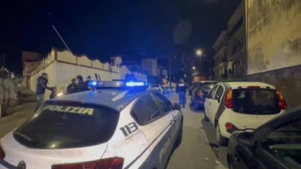 Orrore in Italia, donna trovata morta in casa: “Segni di violenza”. Il sospetto atroce Orrore in Italia, donna trovata morta in casa: “Segni di violenza”. Il sospetto atroce