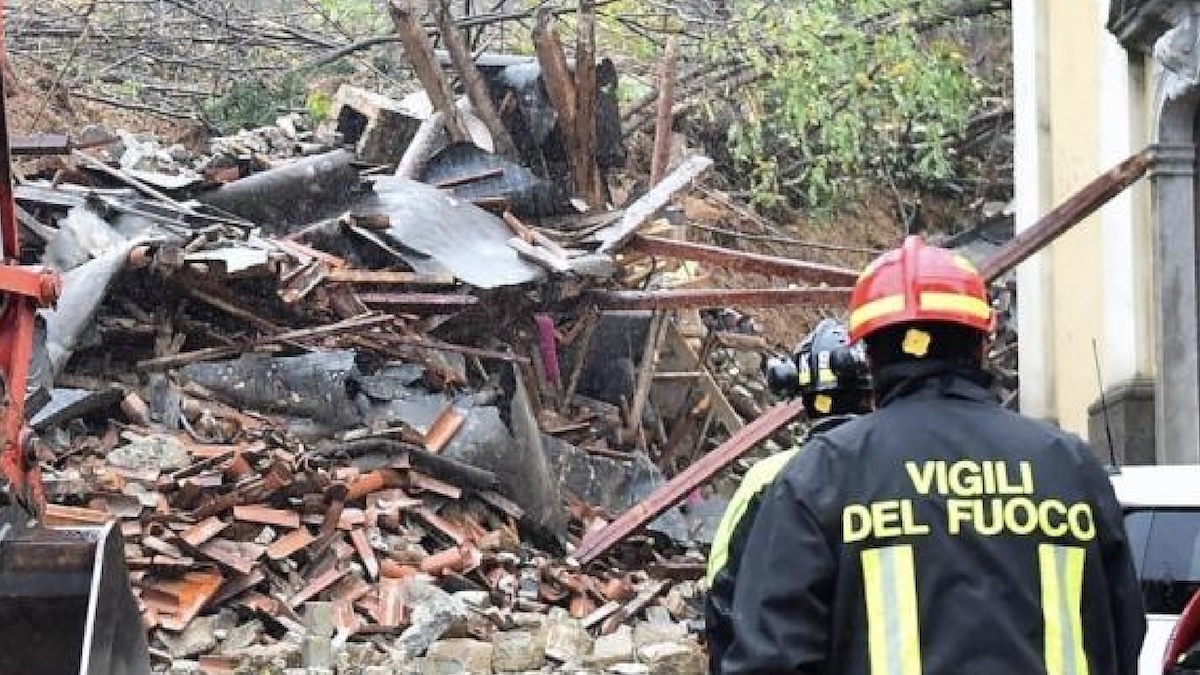 “Eccola!”. Frana travolge casa in Italia, lei sotto le macerie: la notizia è appena arrivata “Eccola!”. Frana travolge casa in Italia, lei sotto le macerie: la notizia è appena arrivata