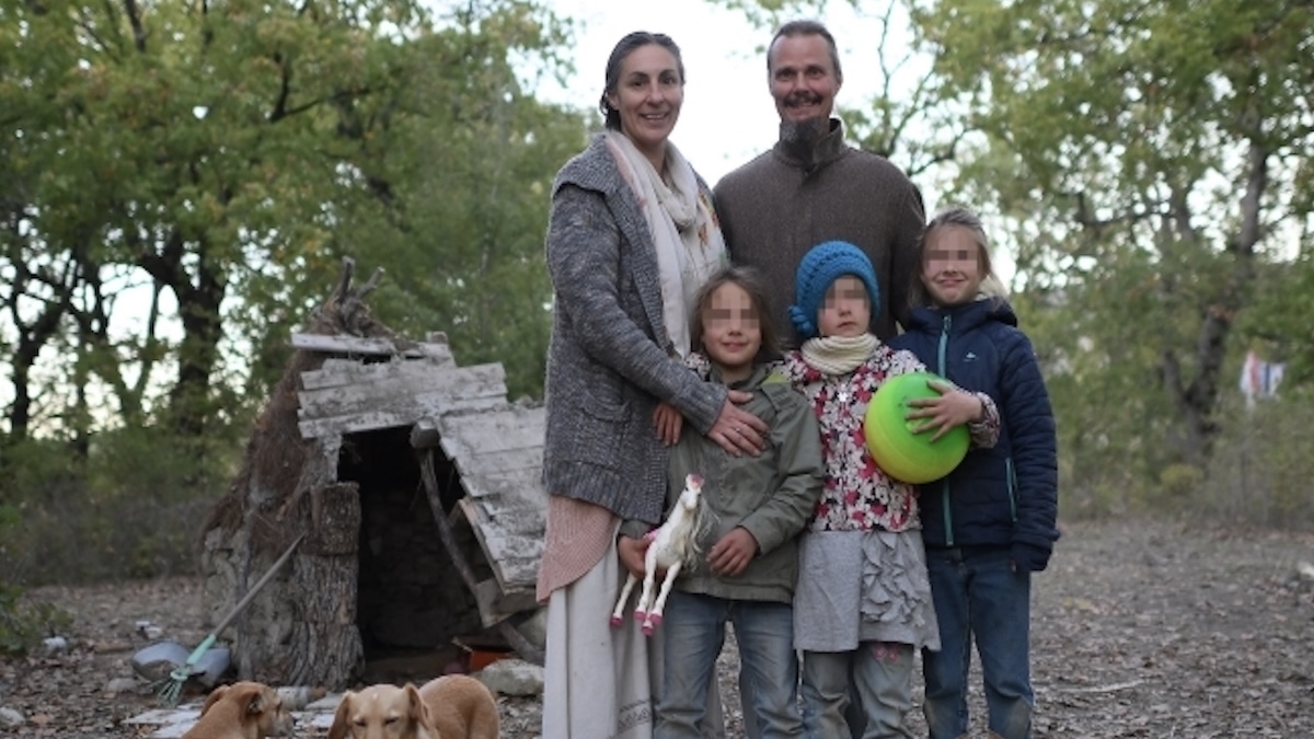 “I bimbi sono vaccinati”. Famiglia nel bosco, diffusi i documenti ufficiali