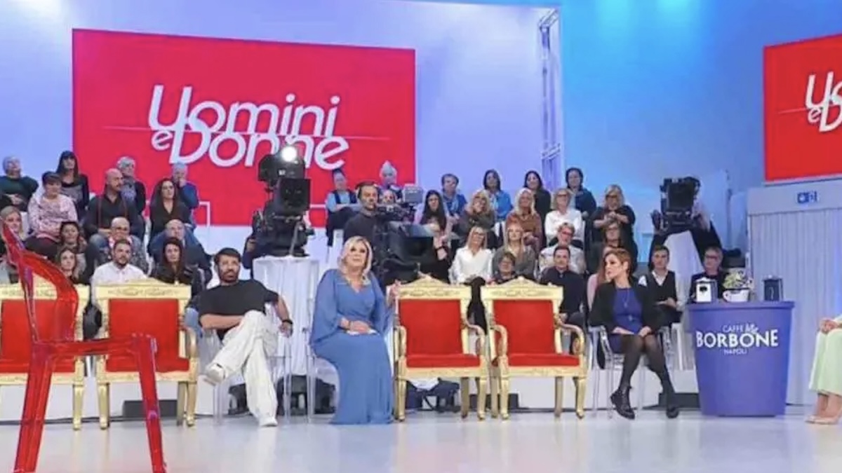 Grave incidente per il famoso di Uomini e Donne: l’auto distrutta