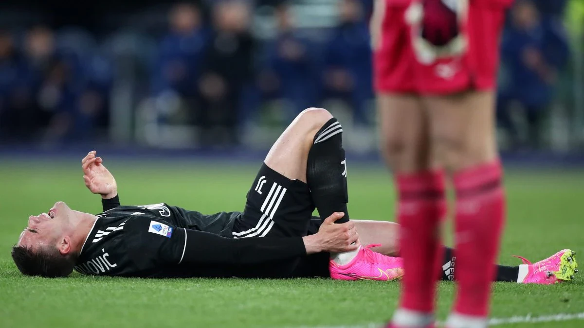 “Mi sono fatto molto male”. Paura per il big della Juve, costretto a uscire dal campo