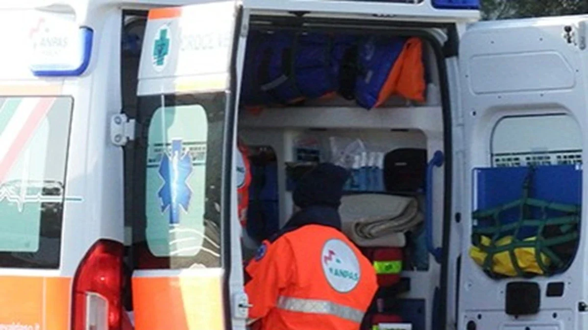 italia malore lampo dopo il pranzo tutti in ospedale cosa hanno mangiato da Thesocialpost.it italia malore lampo dopo il pranzo tutti in ospedale cosa hanno mangiato