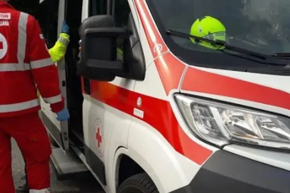 Ambulanza in corsa verso l’ospedale