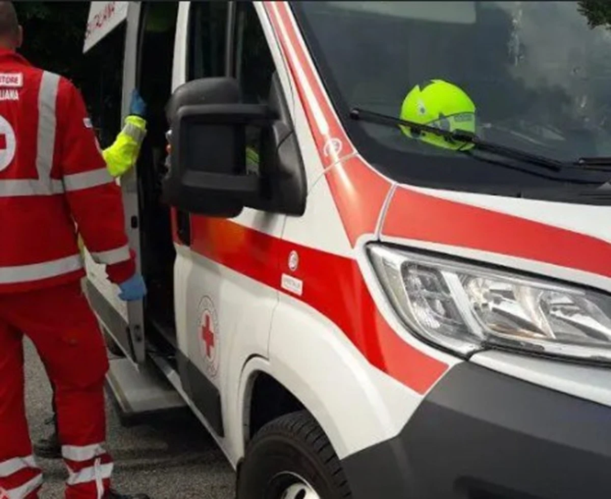 Ambulanza in corsa verso l’ospedale