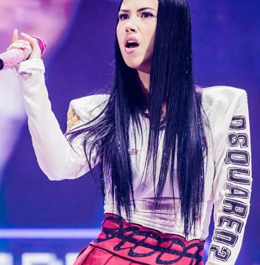 Anna Pepe durante la sua esibizione