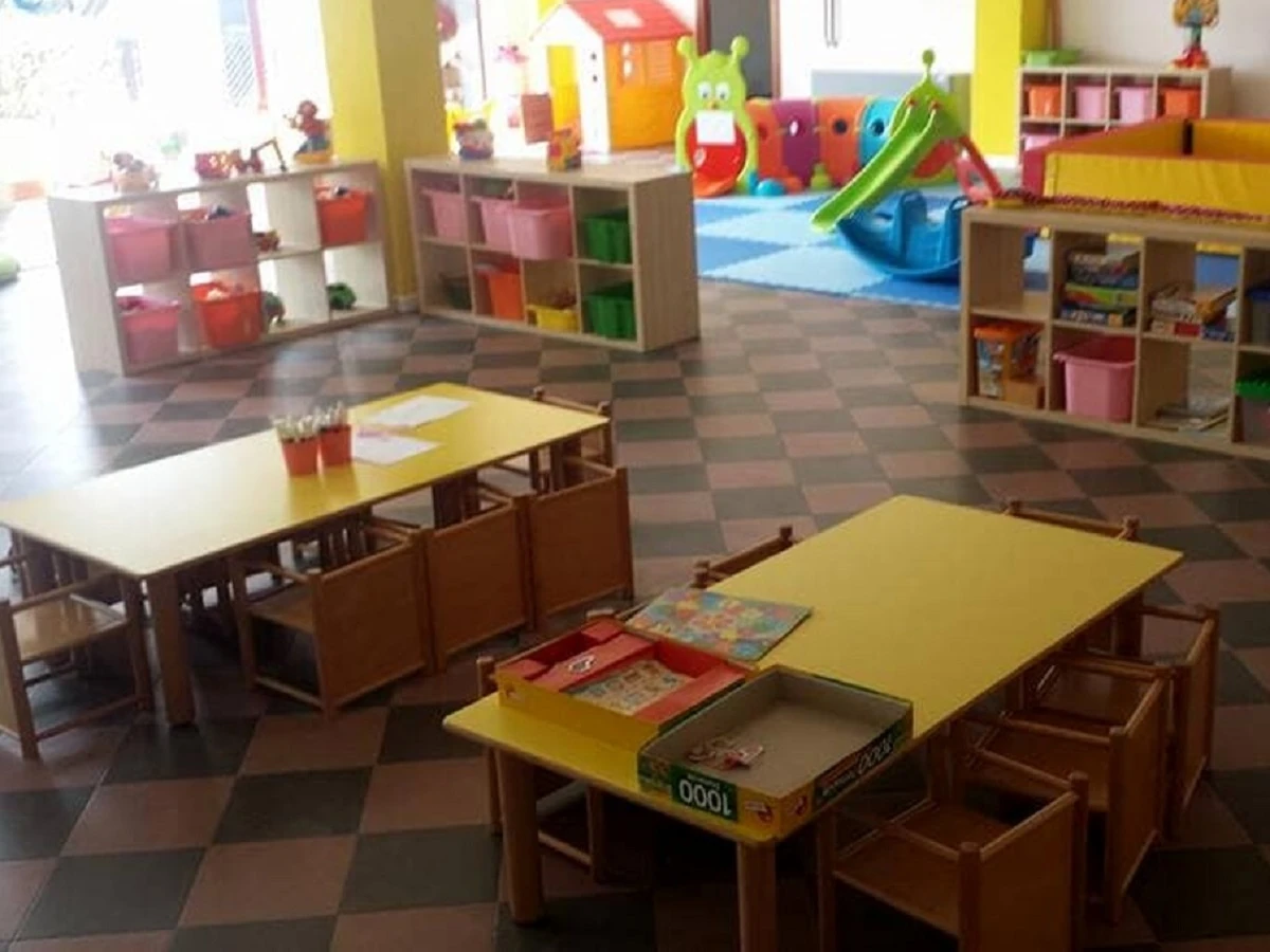 Ingresso di un asilo nido, immagine di repertorio