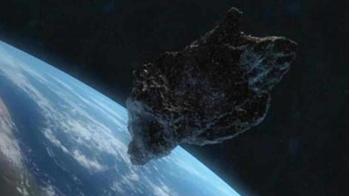 L’asteroide Eros arriva stanotte: un colosso spaziale visibile a occhio nudo (quasi). Ecco l’ora esatta