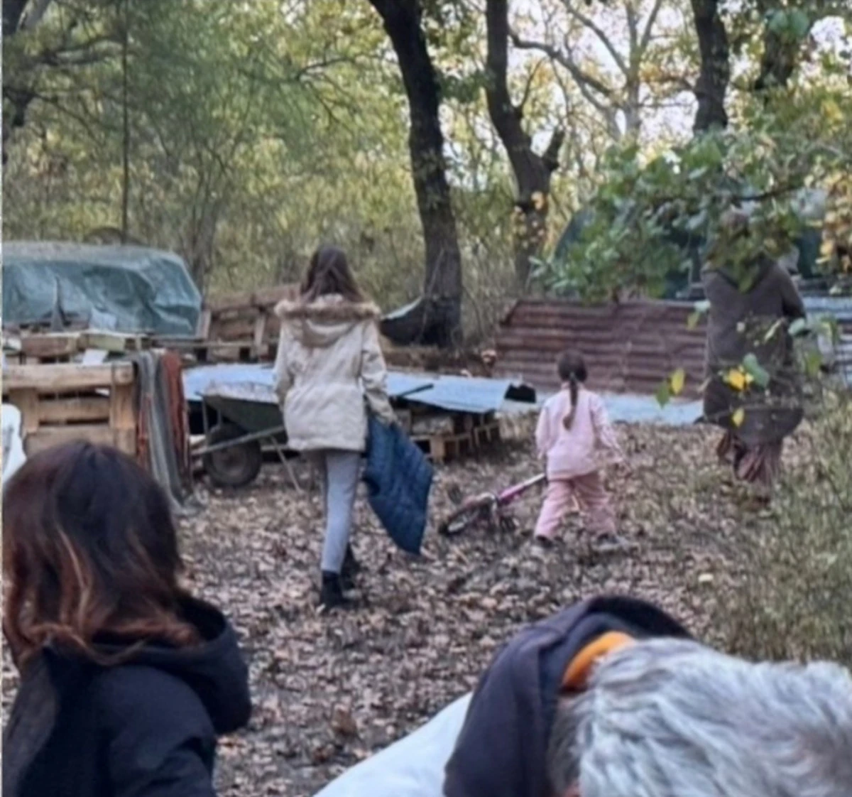 Bambini che vivono nella natura