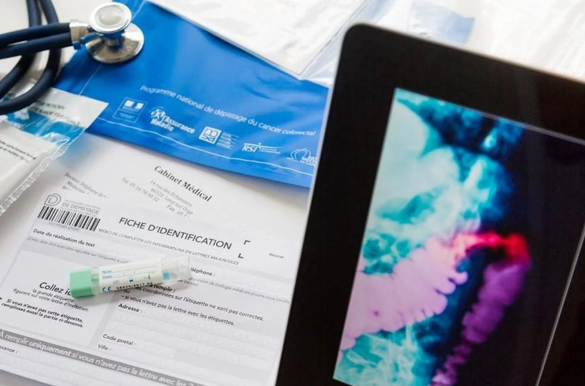 Giovani pazienti in visita oncologica