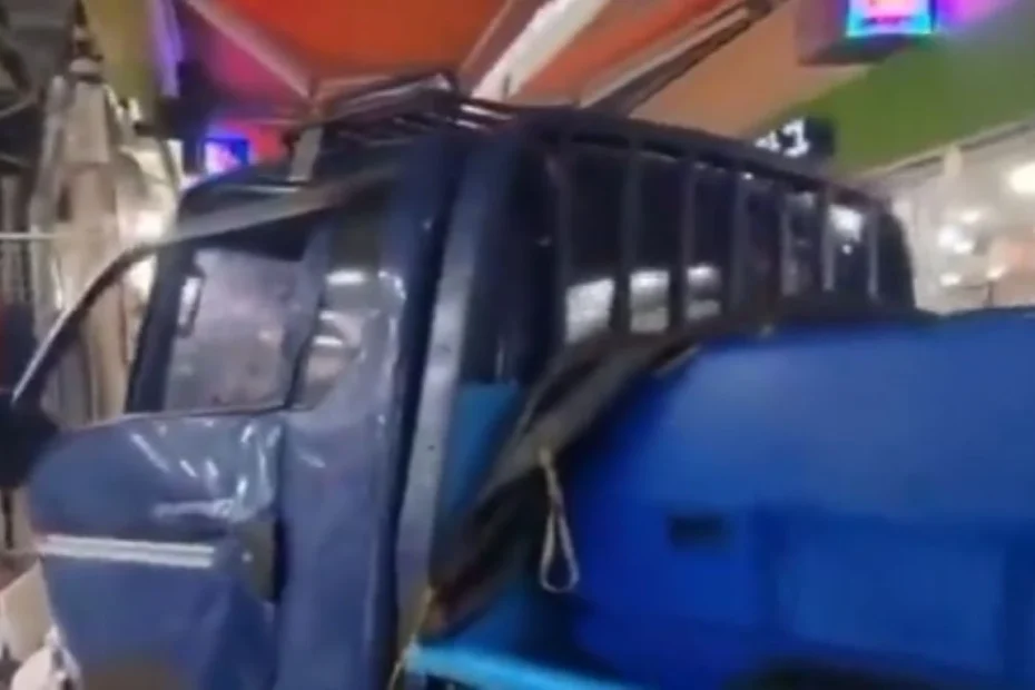 camion folle velocità mercato due morti