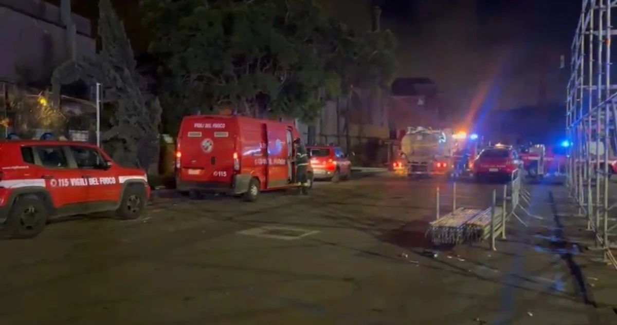 Vigili del Fuoco impegnati nello spegnimento