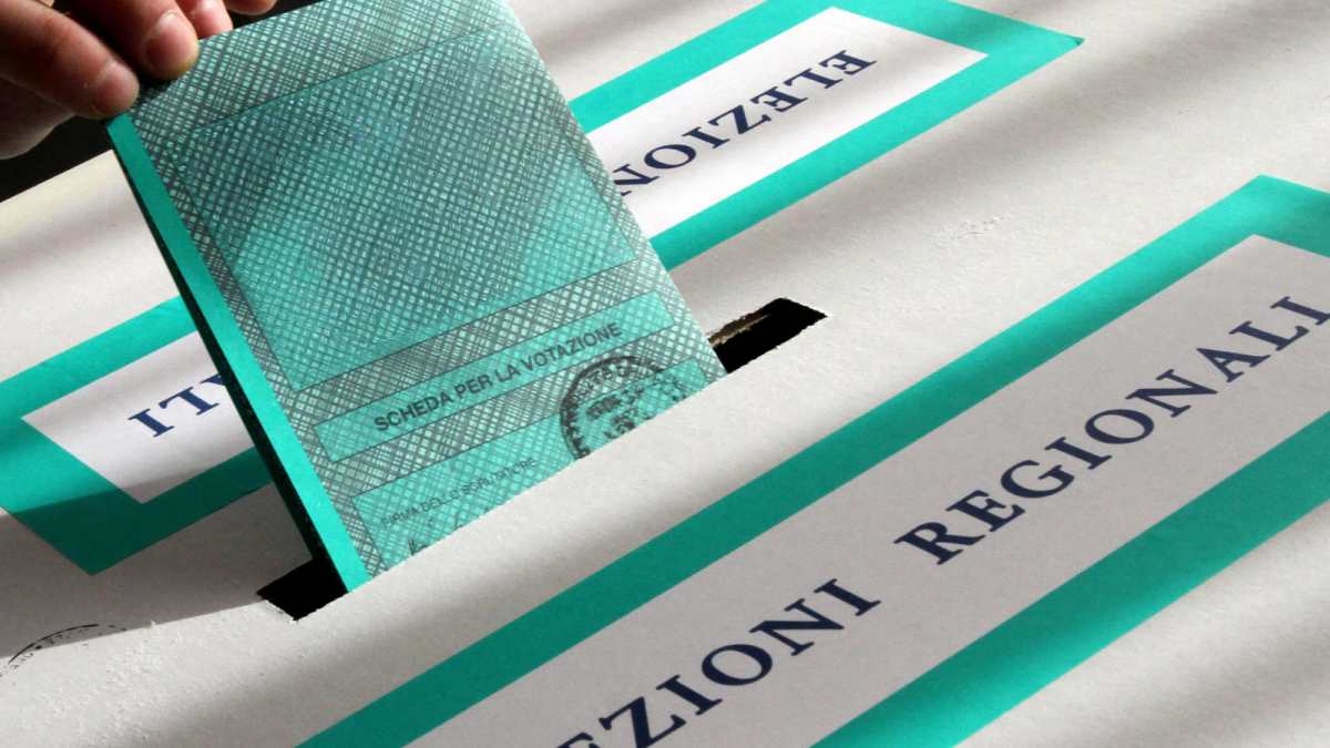 Elezioni regionali Campania 2025, come si vota: il facsimile della sheda
