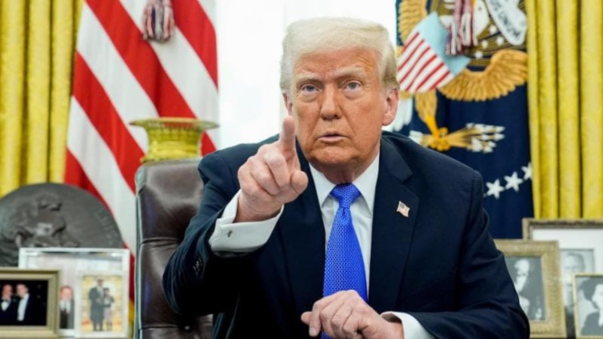 Epstein Files, Trump firma la legge e apre il vaso di Pandora: “Si ritorcerà contro i Dem”