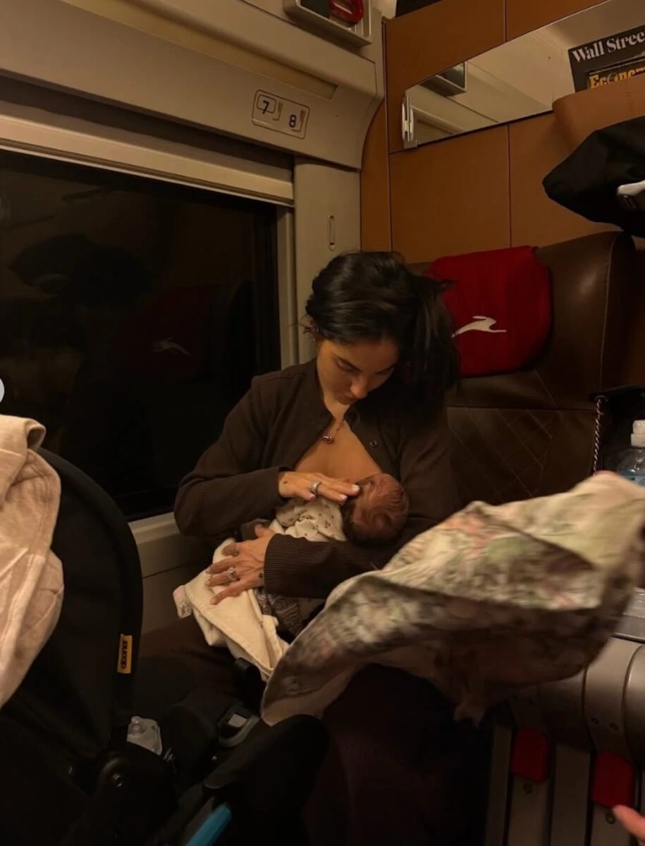 Giulia De Lellis riflette sull'esperienza dell'allattamento