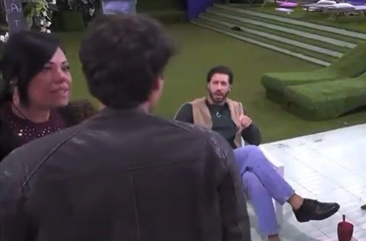 Concorrenti del Grande Fratello 2025 durante una puntata