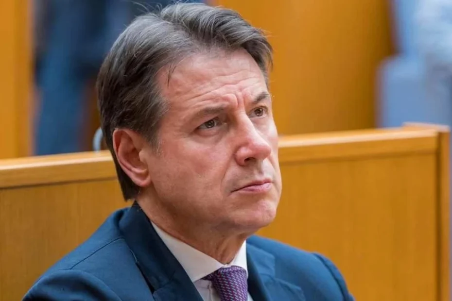 Giuseppe Conte in conferenza stampa