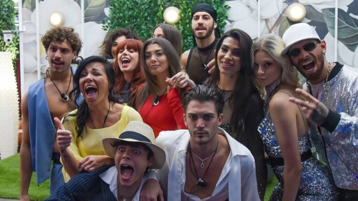 “Chi vola in finale”. Grande Fratello, la sorpresa poco prima della nuova puntata “Chi vola in finale”. Grande Fratello, la sorpresa poco prima della nuova puntata