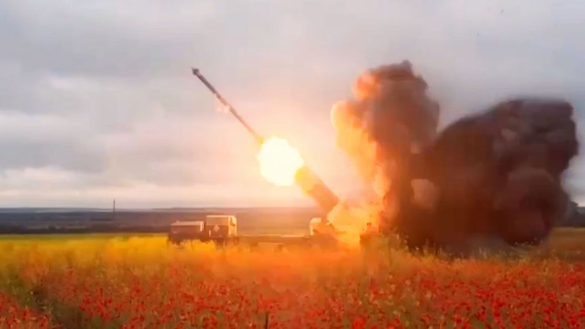 Notte di fuoco in Ucraina: la Russia colpisce le centrali, blackout in mezza Kiev Notte di fuoco in Ucraina: la Russia colpisce le centrali, blackout in mezza Kiev