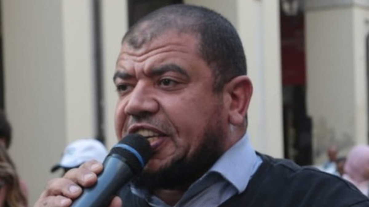 imam espulso manifestazione 400 persone