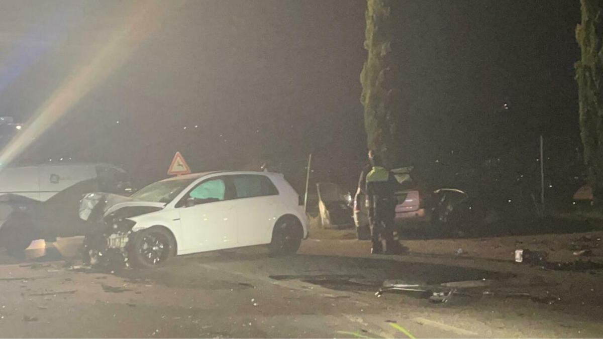 Frontale mortale catastrofico, è dramma: tragedia sull’asfalto in Italia Frontale mortale catastrofico, è dramma: tragedia sull’asfalto in Italia