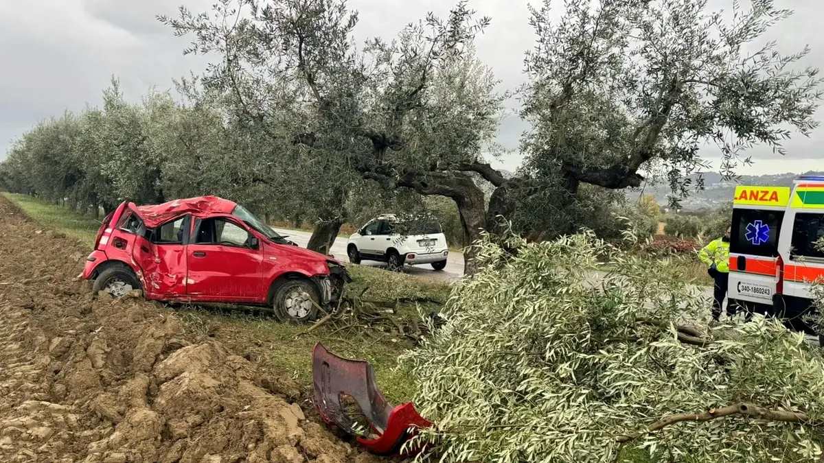 Tragedia sulla strada provinciale, lo schianto è tremendo