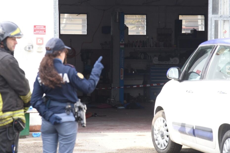 esplosione officina due feriti