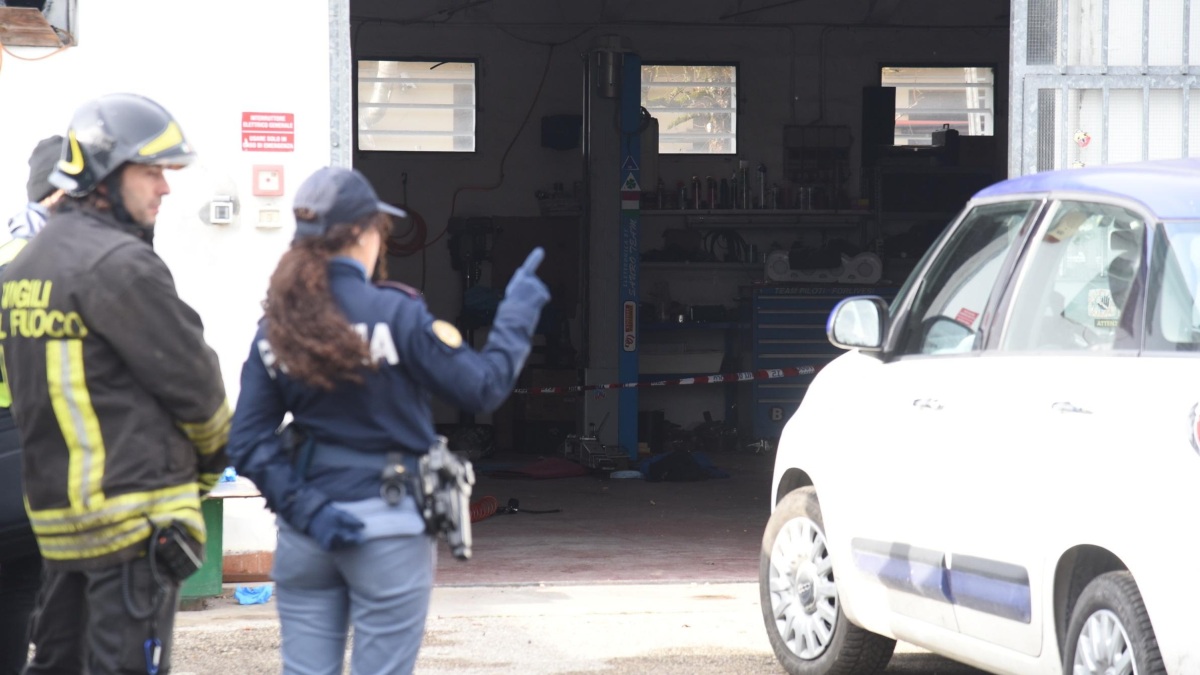 Esplosione in officina, bilancio drammatico: due operai feriti, uno in condizioni critiche