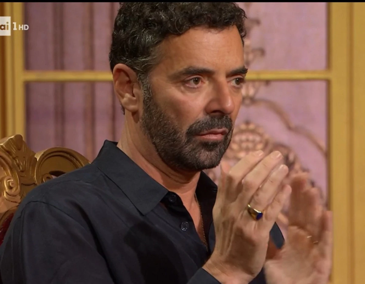 Alberto Matano durante La vita in diretta