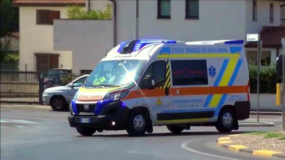 Tragedia davanti al punto di primo soccorso: uomo muore dopo un lieve incidente, paese sotto choc