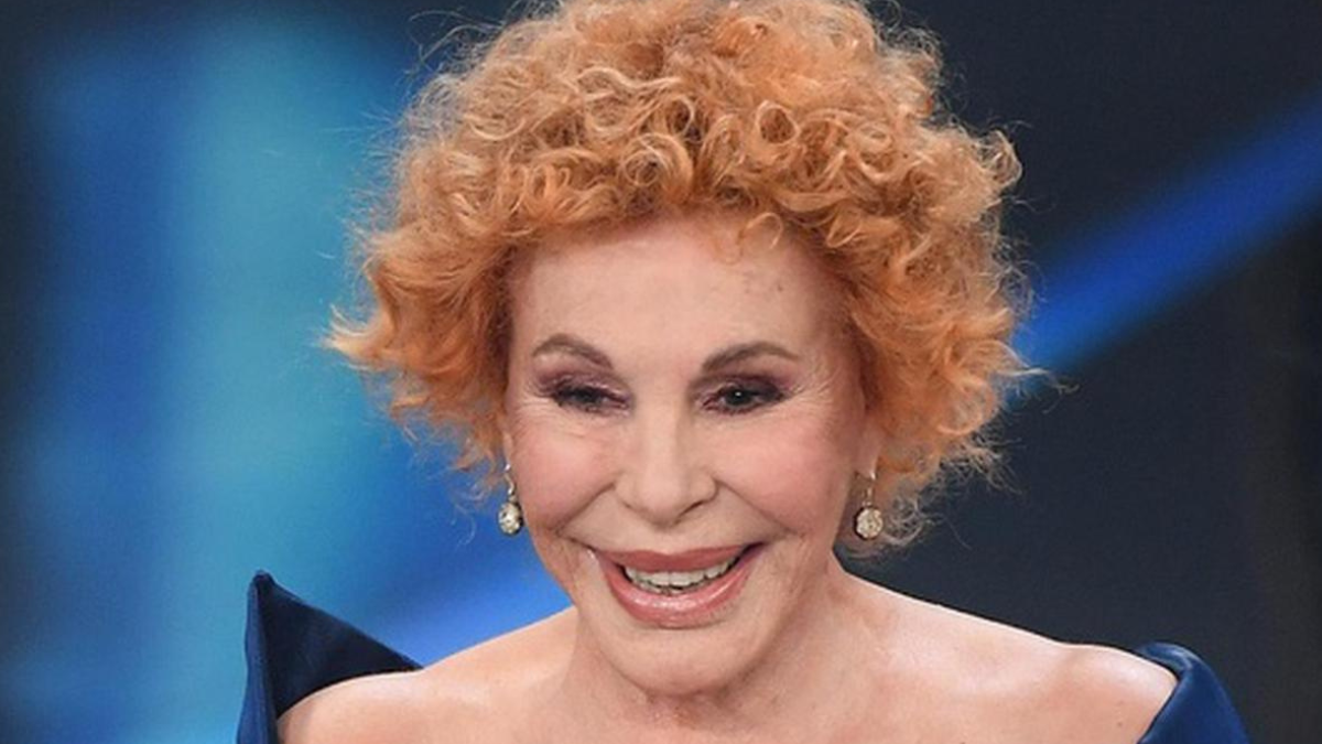 Ornella Vanoni e l’abito dell’ultimo saluto: quando lo stile diventa identità, anche nella morte