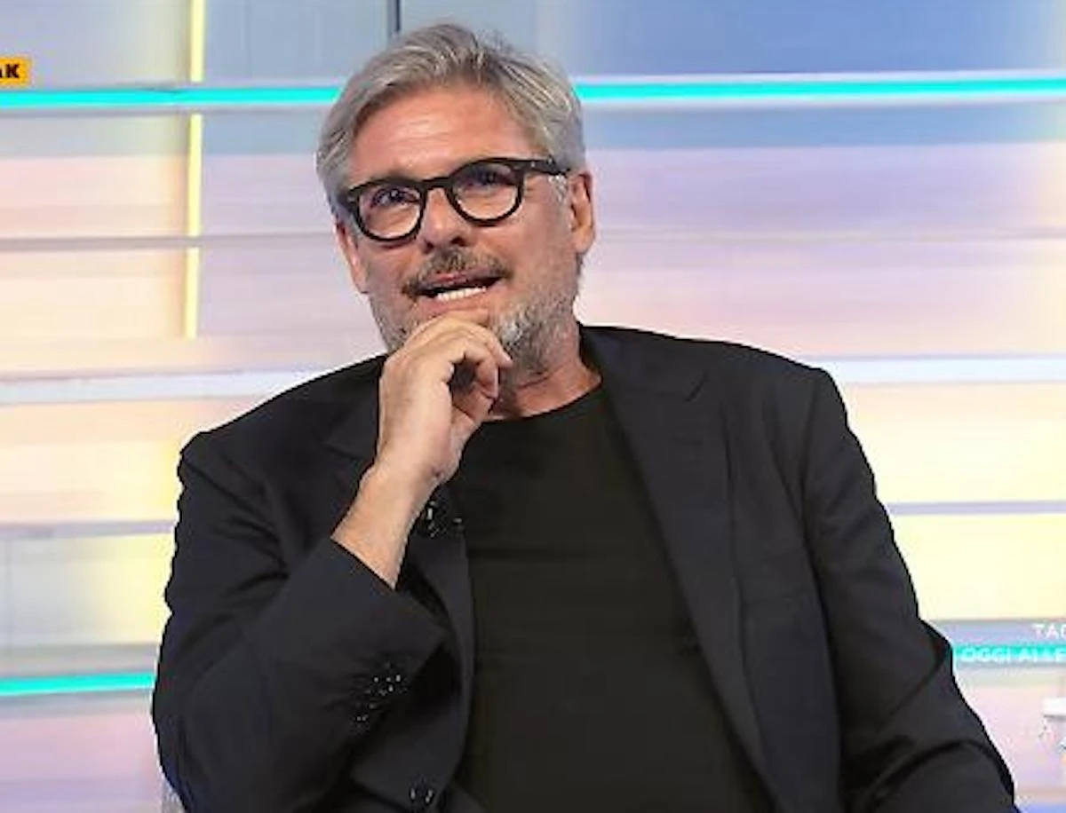 Il conduttore Pino Rinaldi durante la trasmissione Ignoto X