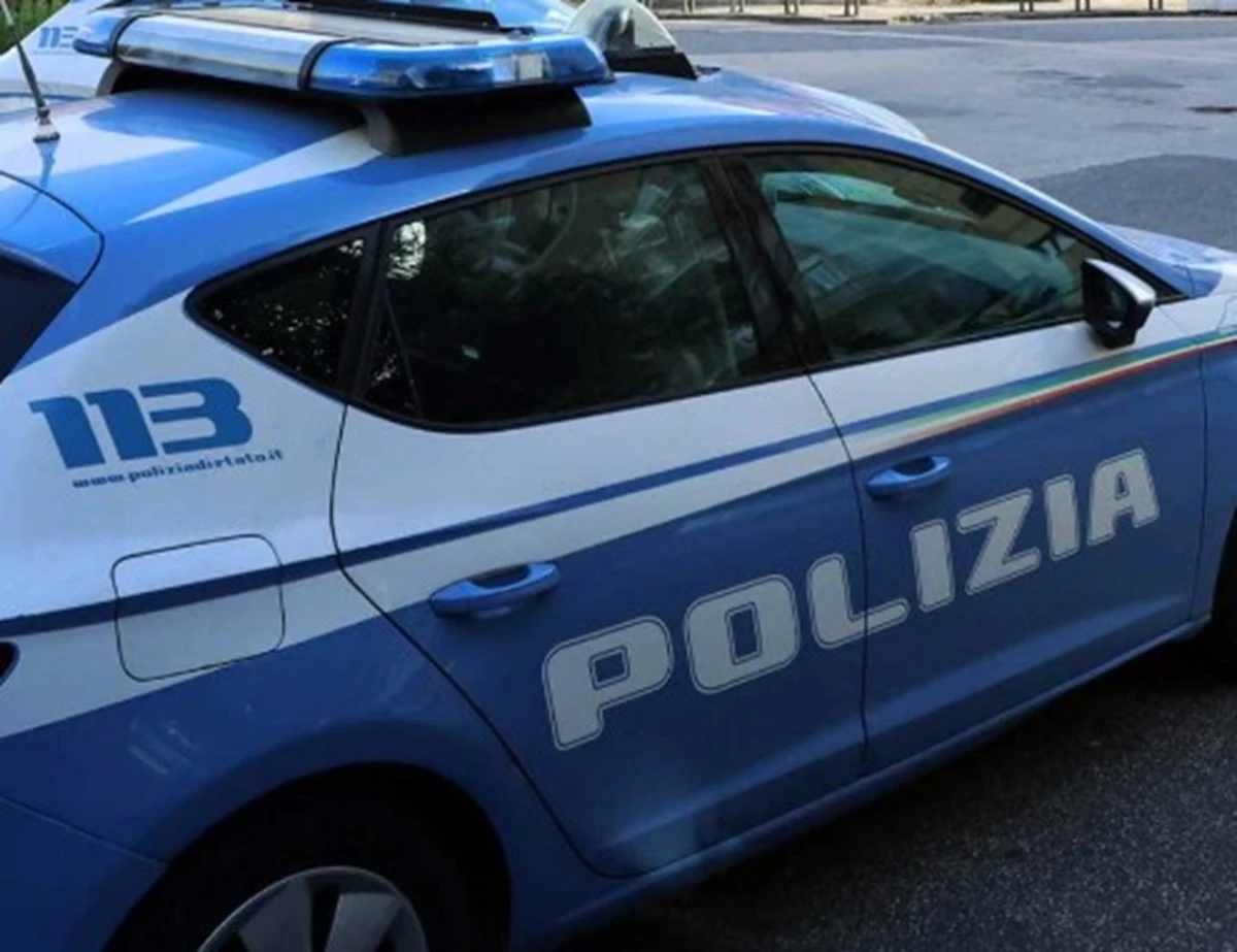 Polizia autostradale al lavoro dopo l'incidente