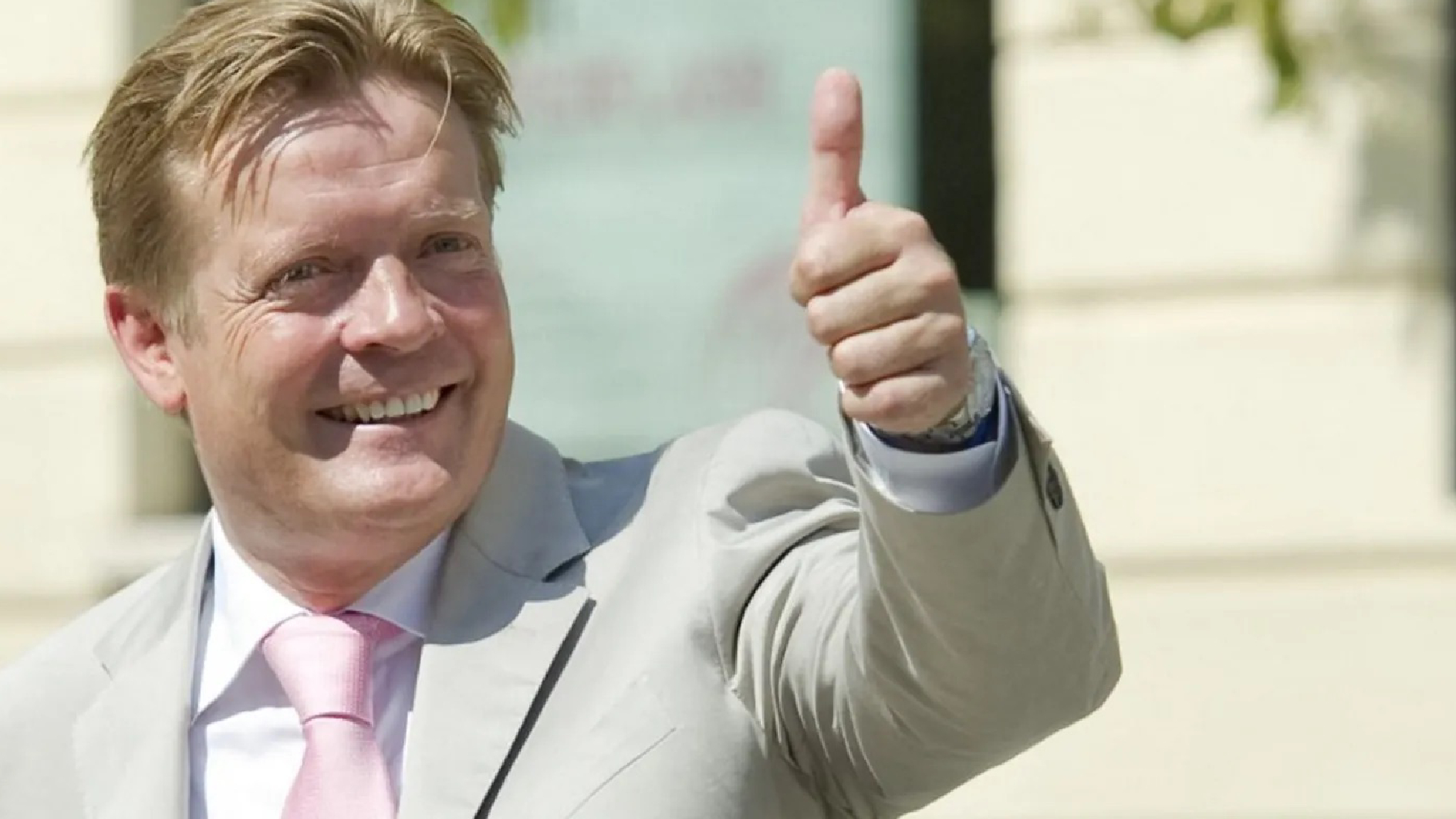 La storia di Soren Lerby, il centrocampista che sfidò il tempo e giocò due partite in un giorno La storia di Soren Lerby, il centrocampista che sfidò il tempo e giocò due partite in un giorno