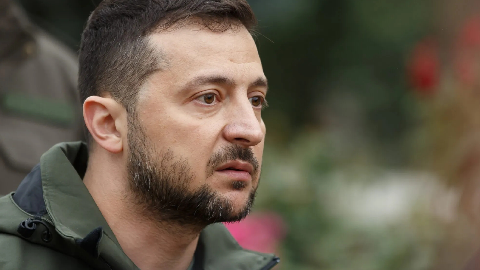 zelensky sotto assedio mentre trump spinge per il piano usa kiev esplode nel suo conflitto interno