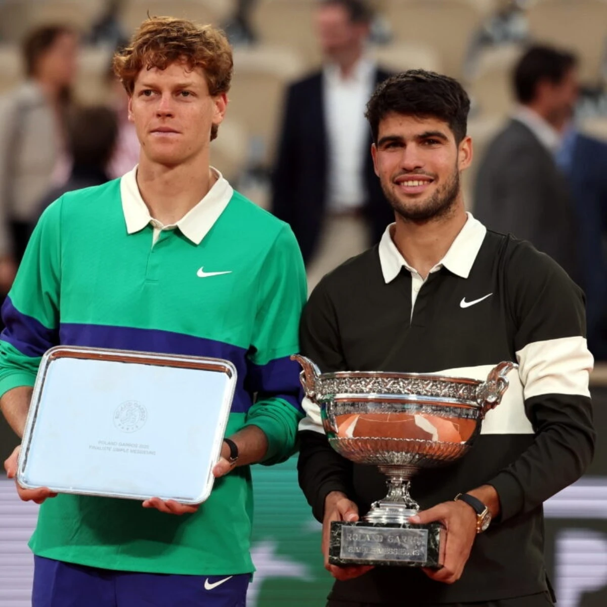 Jannik Sinner durante la premiazione a Parigi