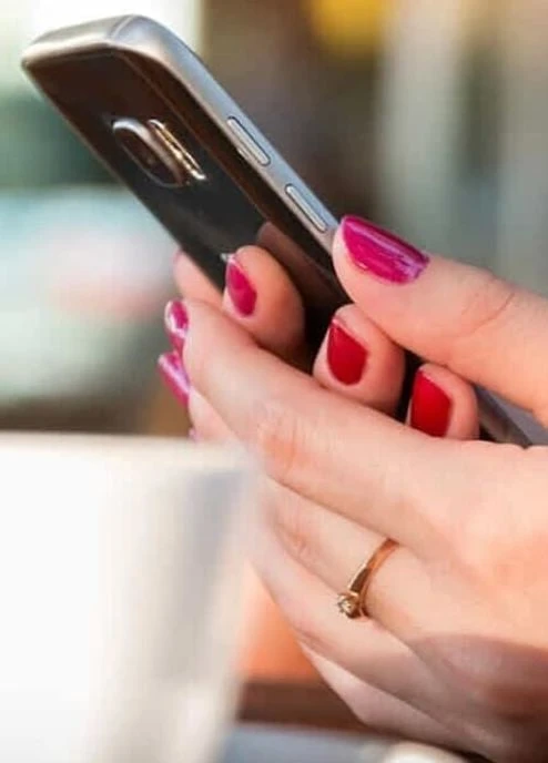 Messaggio truffa su smartphone