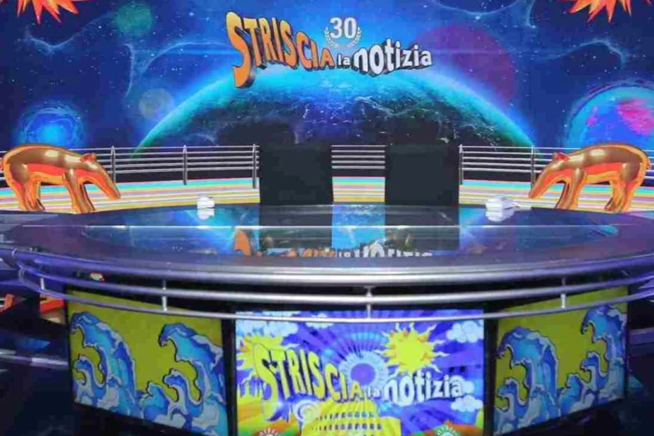 Logo e conduttori di Striscia la Notizia
