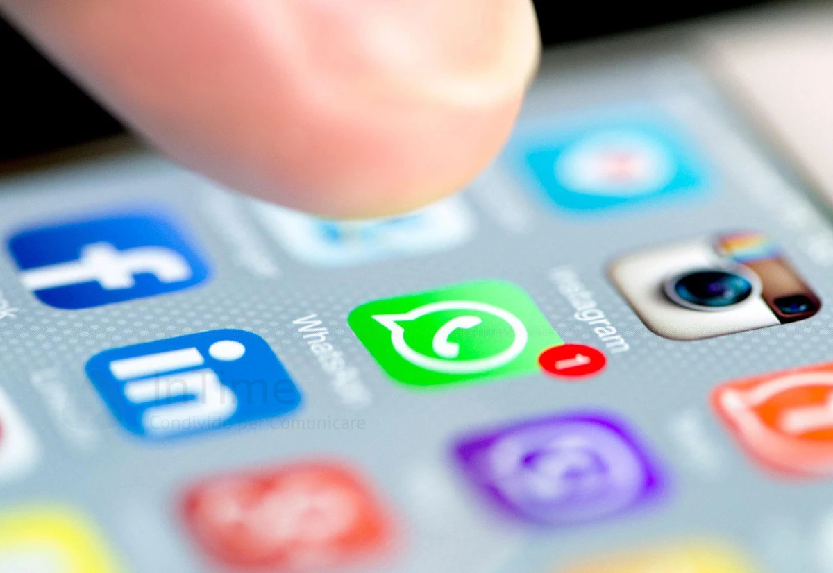 Esempio di truffa WhatsApp con finto agente di Polizia