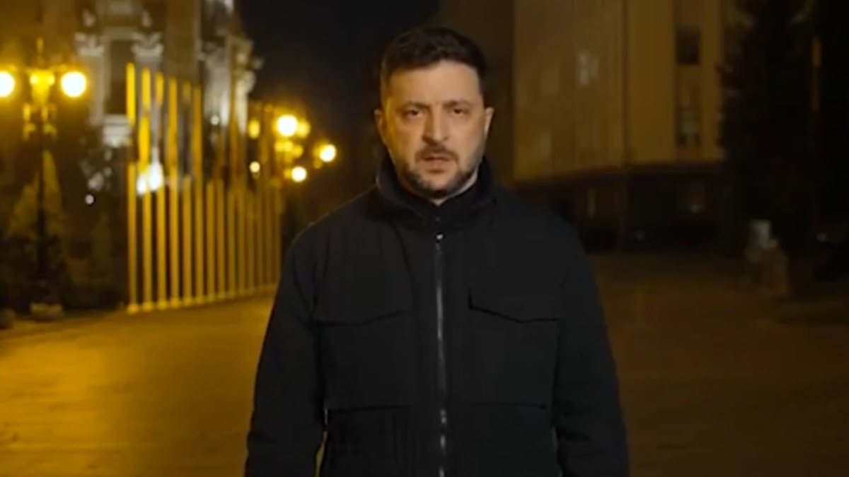 Ucraina, la notte delle decisioni irrevocabili: Zelensky sceglie la strada più dura