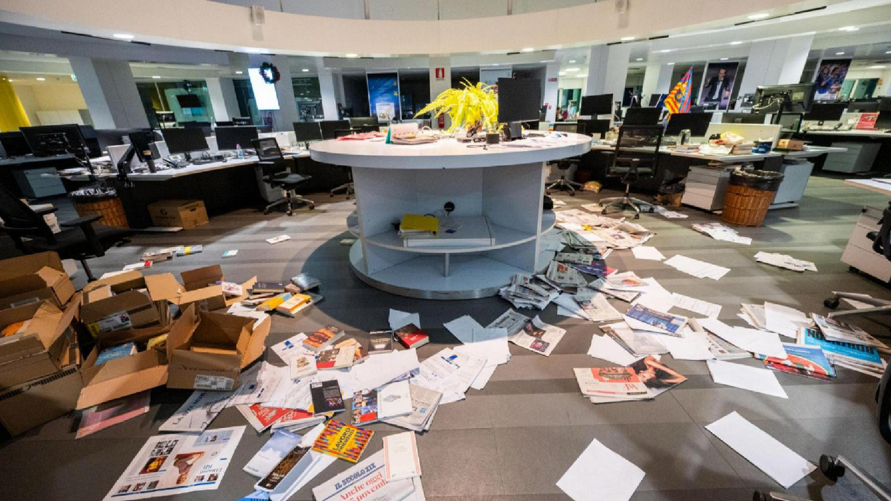 torino perquisizioni ad askatasuna dopo l8217assalto a la stampa blitz all8217alba nel centro sociale da Thesocialpost.it torino perquisizioni ad askatasuna dopo l8217assalto a la stampa blitz all8217alba nel centro sociale