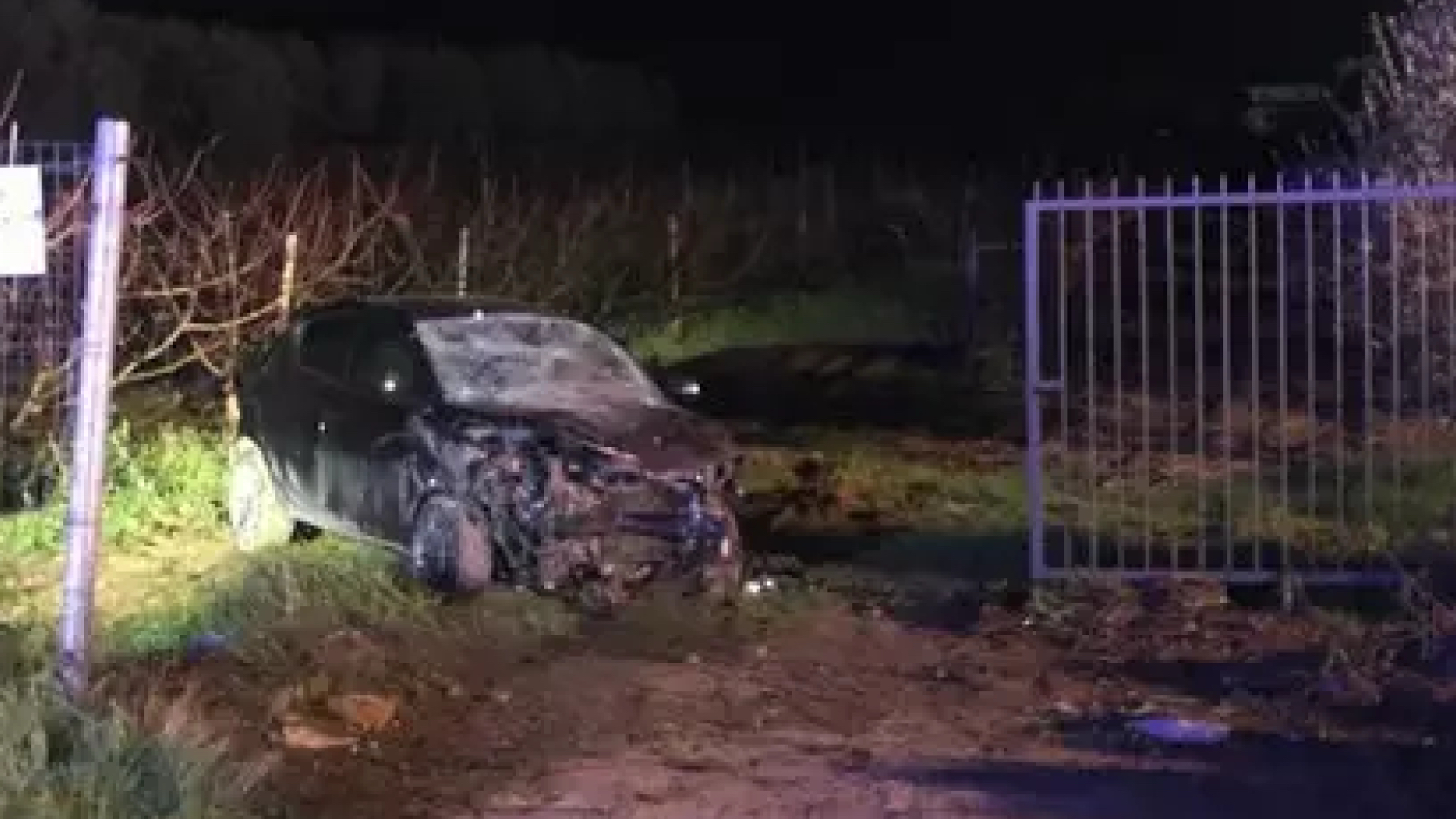 Italia, tragedia di Natale: auto fuori strada: la morte in diretta