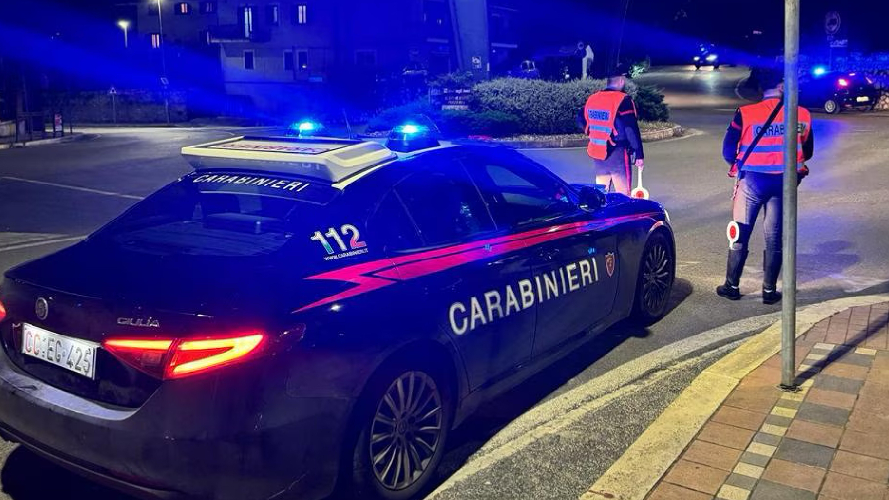 Italia, già il primo morto per un petardo: “Una scena atroce!” Italia, già il primo morto per un petardo: “Una scena atroce!”