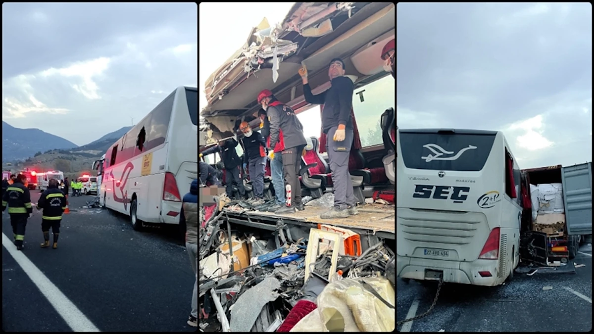 schianto atroce in autostrada auto contro tir inferno vero morti e feriti