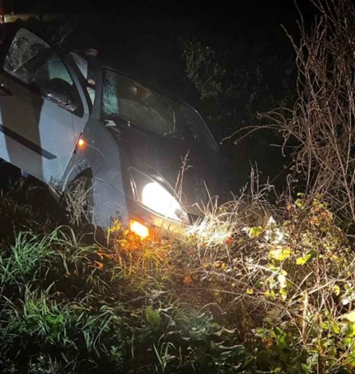 L’auto dell’ex volto di Canale 5 finita fuori strada dopo l’incidente