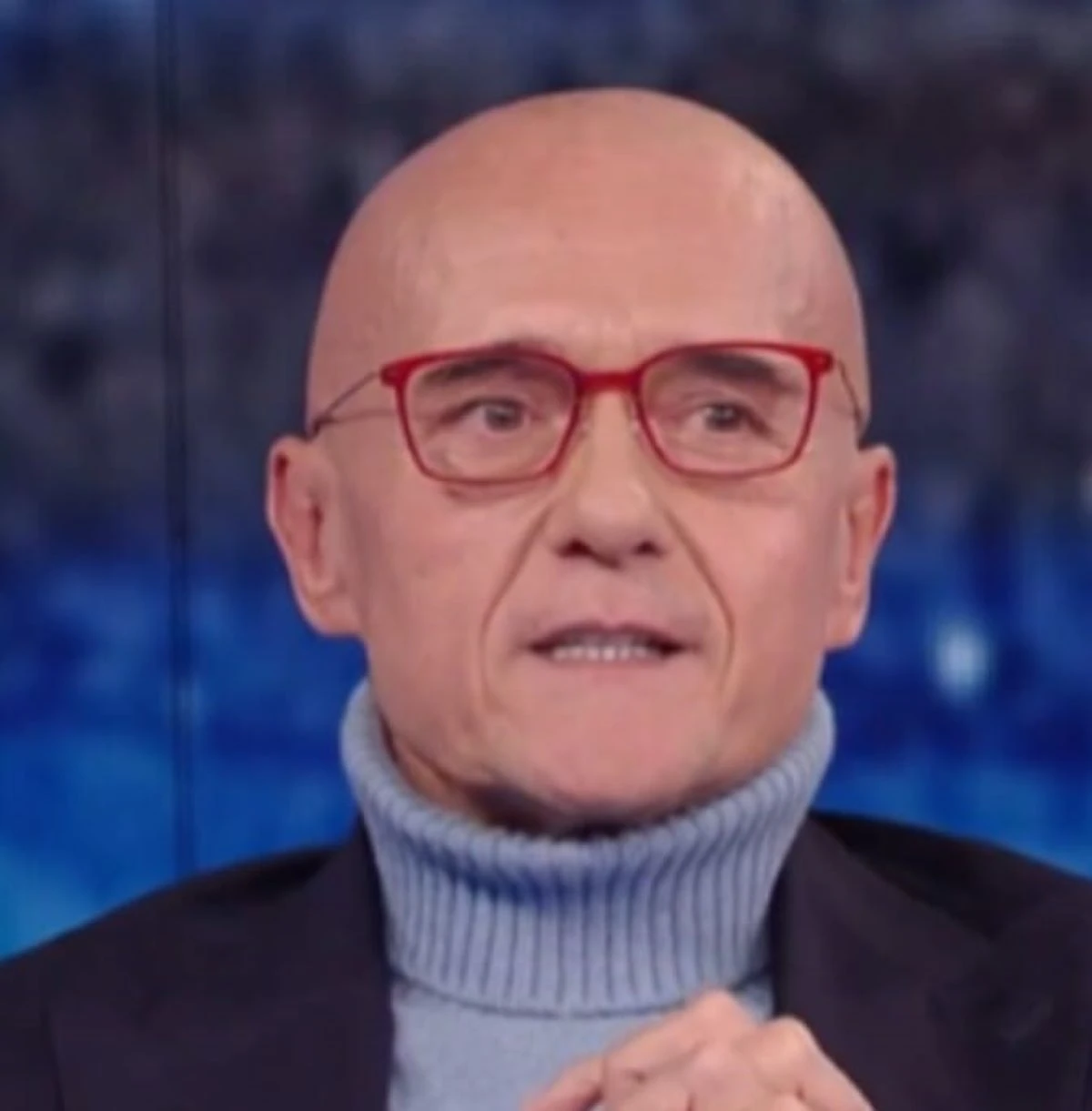 Alfonso Signorini al centro del caso mediatico legato a Fabrizio Corona