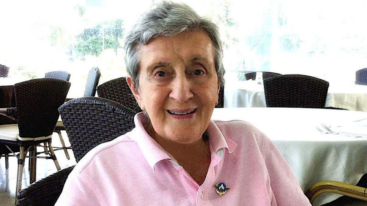 Addio a Fiorenza de Bernardi, pioniera dei cieli e prima donna pilota di linea in Italia