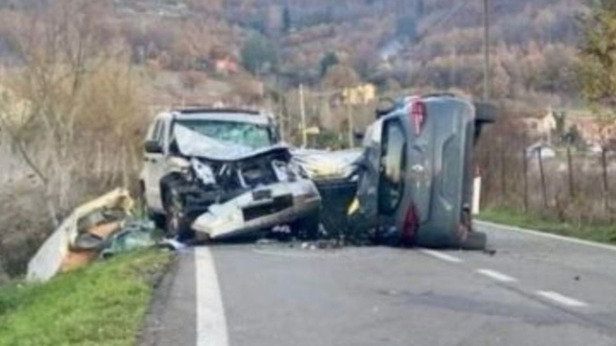 Scontro tra due auto, muore bimbo di 9 anni: “Addio Francesco, dolore immenso” Scontro tra due auto, muore bimbo di 9 anni: “Addio Francesco, dolore immenso”