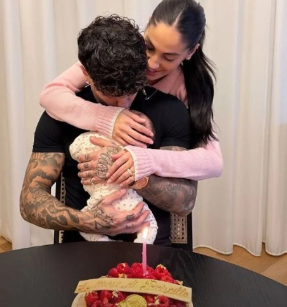 Una foto di dettaglio legata alla figlia di Giulia De Lellis, condivisa senza mostrare il volto della bambina