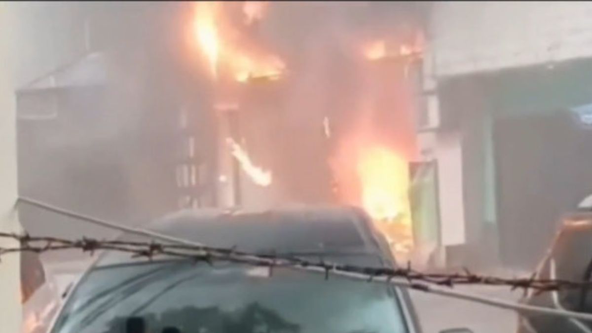 “Decine di morti”. Esplode batteria, tragedia nel palazzo: incendio spaventoso, il video shock
