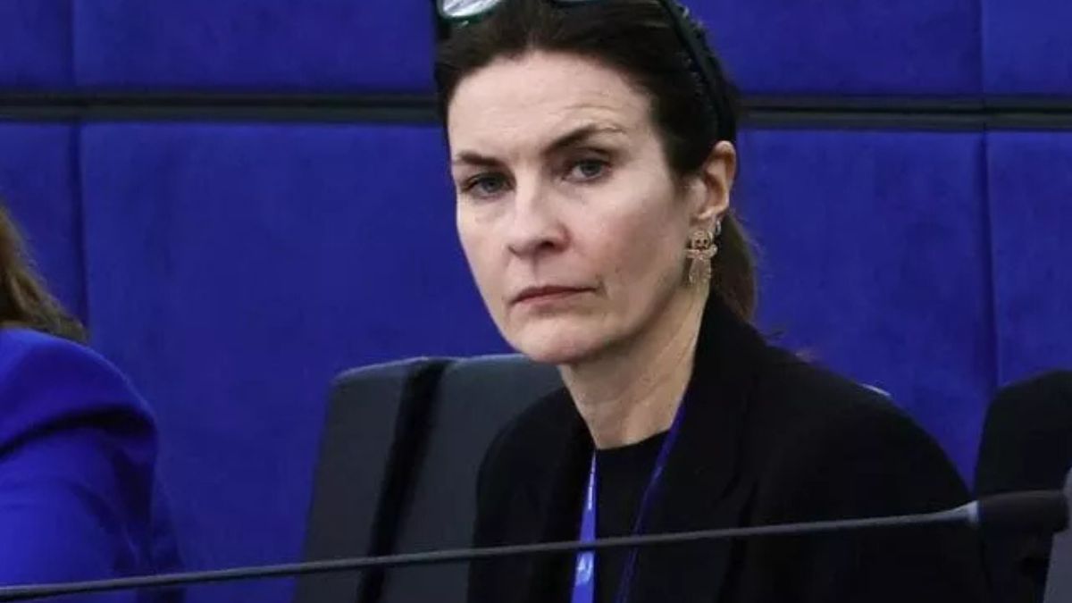 qatargate il parlamento ue revoca l8217immunit224 a moretti confermata per gualmini da Thesocialpost.it qatargate il parlamento ue revoca l8217immunit224 a moretti confermata per gualmini